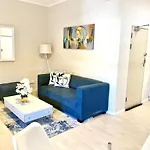 One Bed At The Piazza On Church